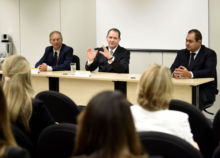 Ministro Noronha faz abertura da última edição do curso de Formação Inicial de 2015