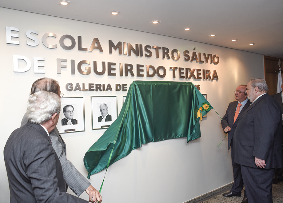 Autoridades prestigiam inauguração de galeria de ex-diretores-gerais da Enfam