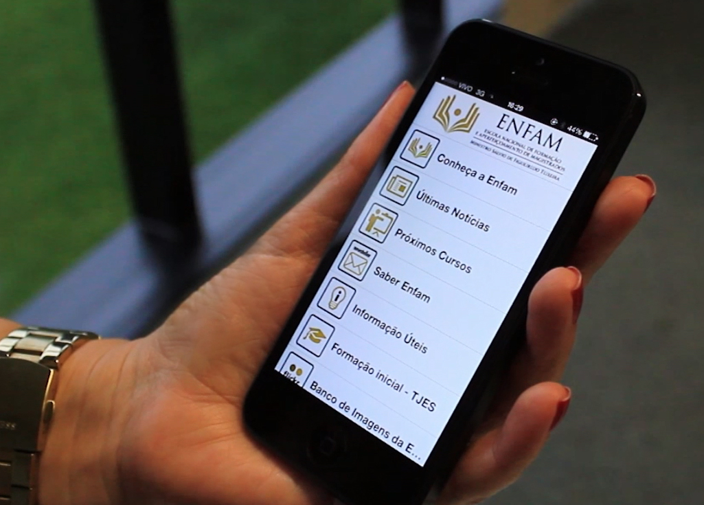 Portal da Enfam traz link para aplicativo voltado a dispositivos móveis