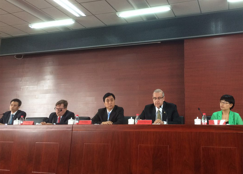 Magistrados apresentam sistema judiciário brasileiro em curso na China