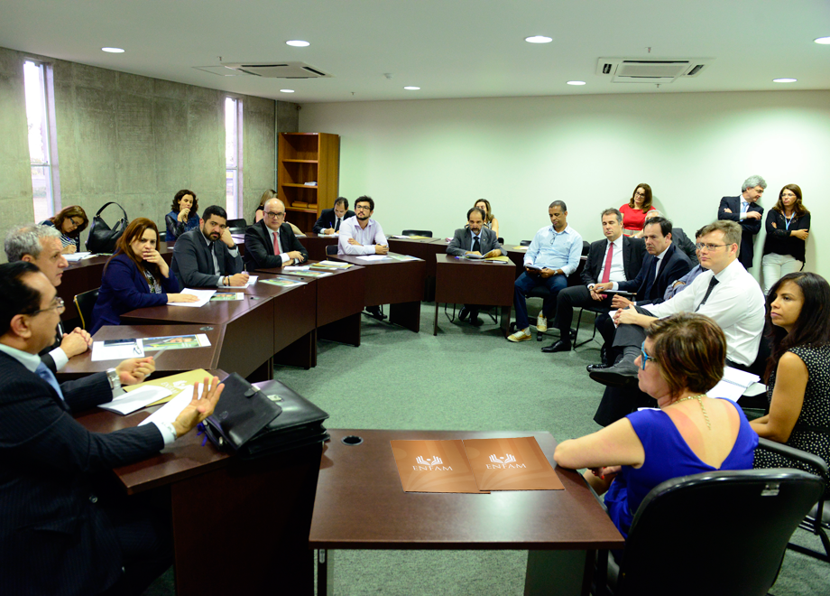 Juízes aprendem a planejar e executar aulas durante curso de formação