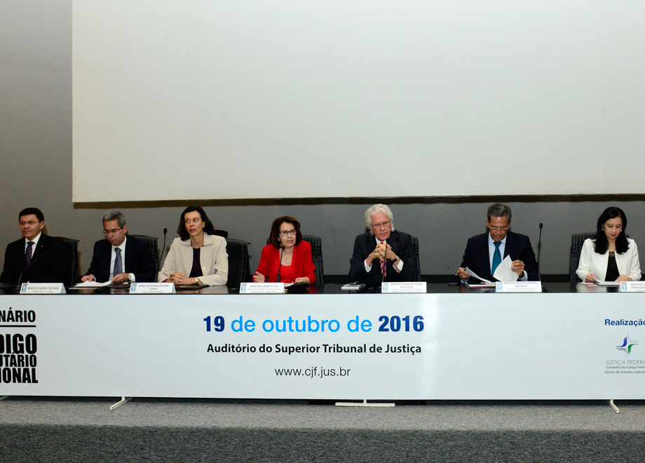 Ministros Napoleão Maia e Mauro Campbell participam de seminário sobre o Código Tributário Nacional